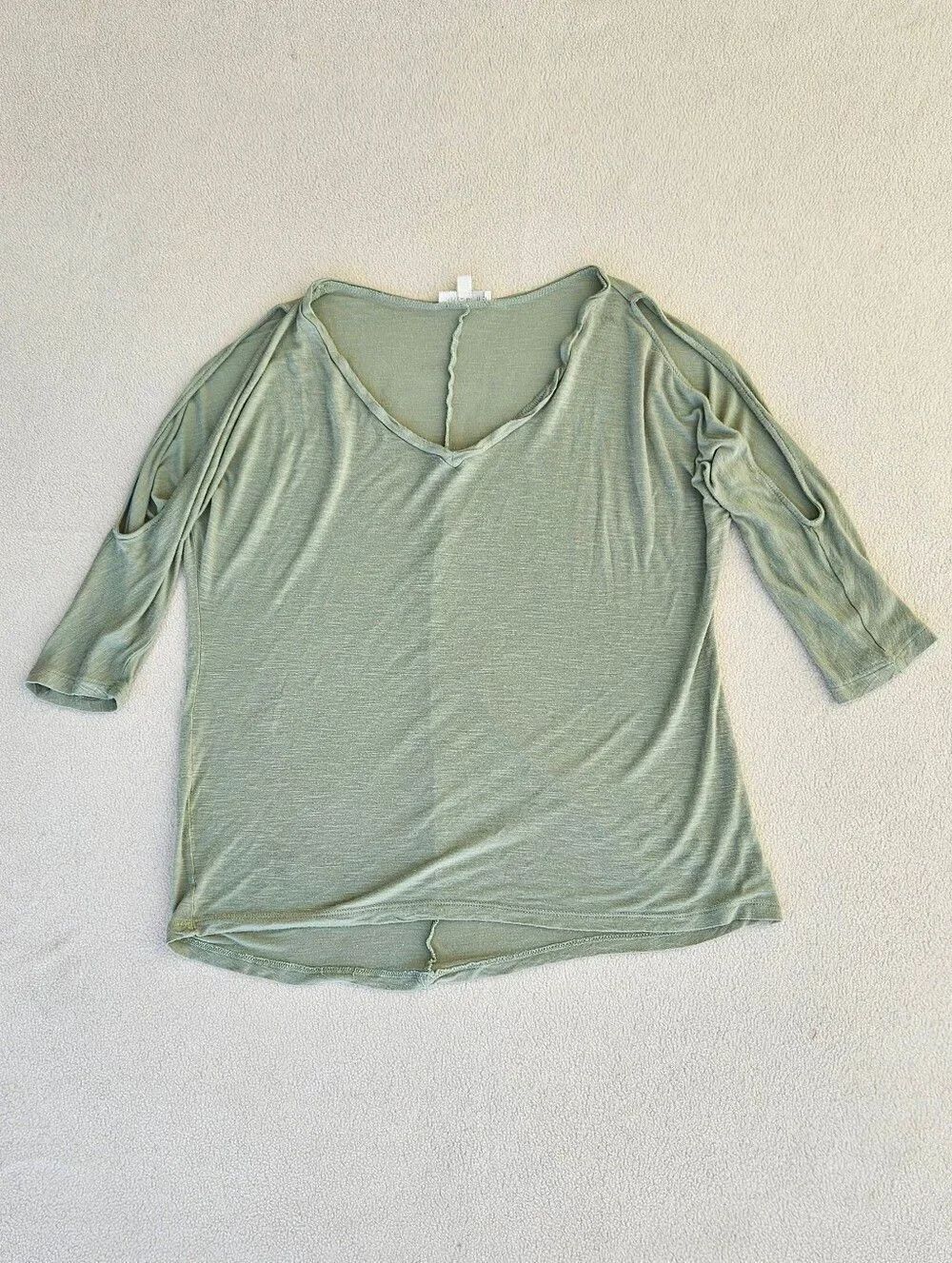 Zenana Outfitters Sage Green V-Neck Cold Shoulder Sleeve Top Size S